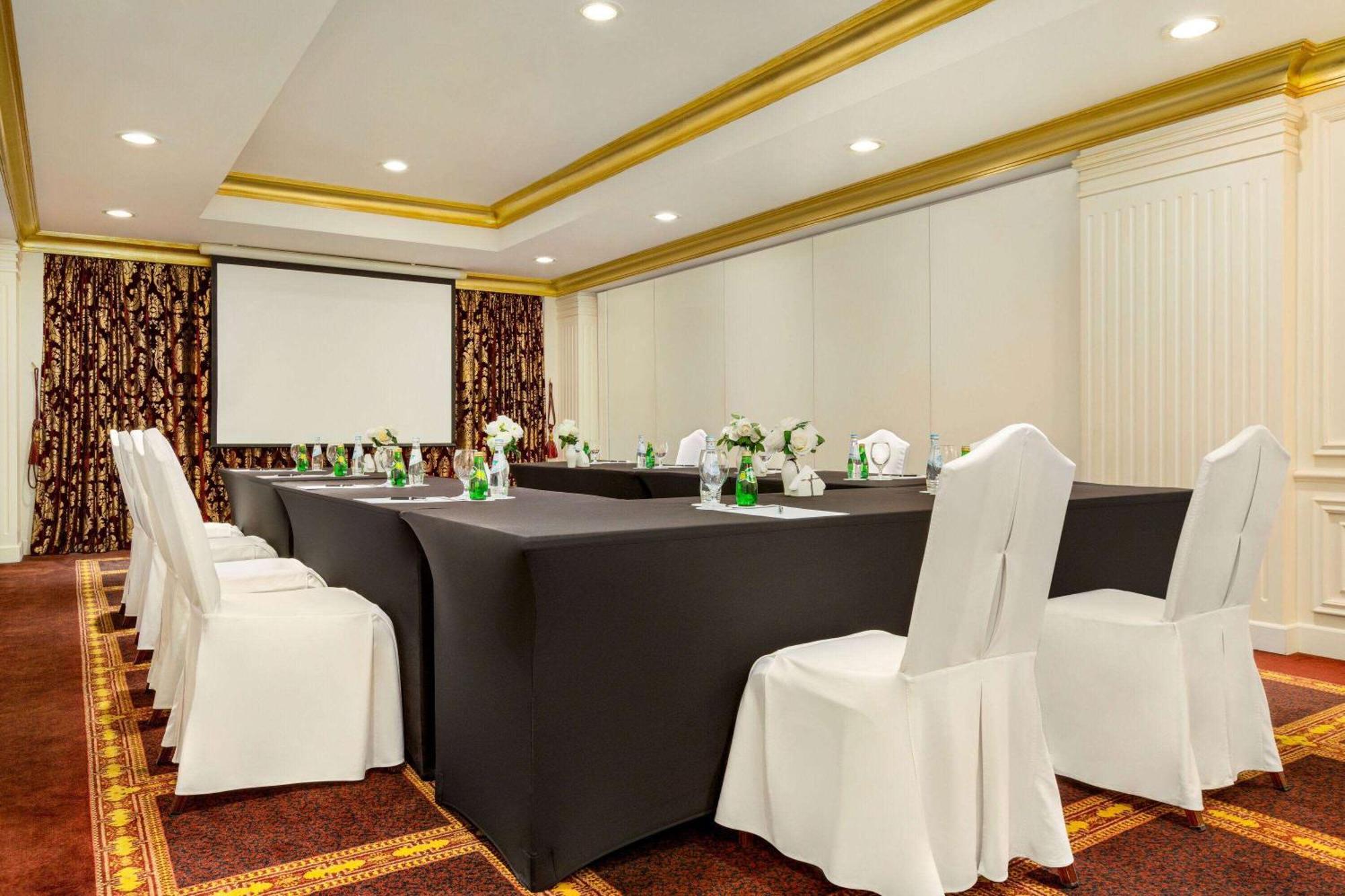 فندق ويندهام جراند ريجنسي الدوحة المظهر الخارجي الصورة Meeting room